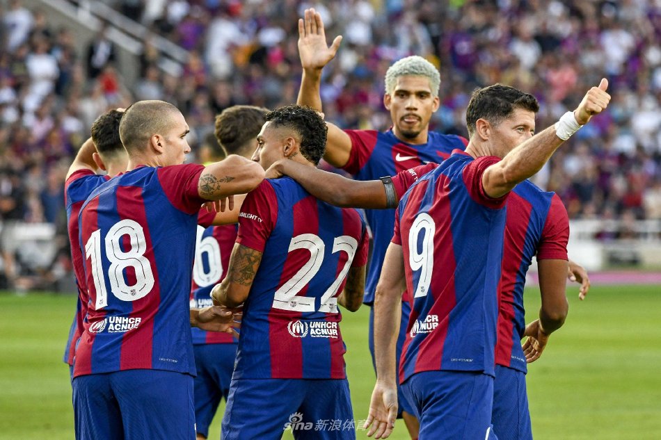 正在通过跨 正在通过跨